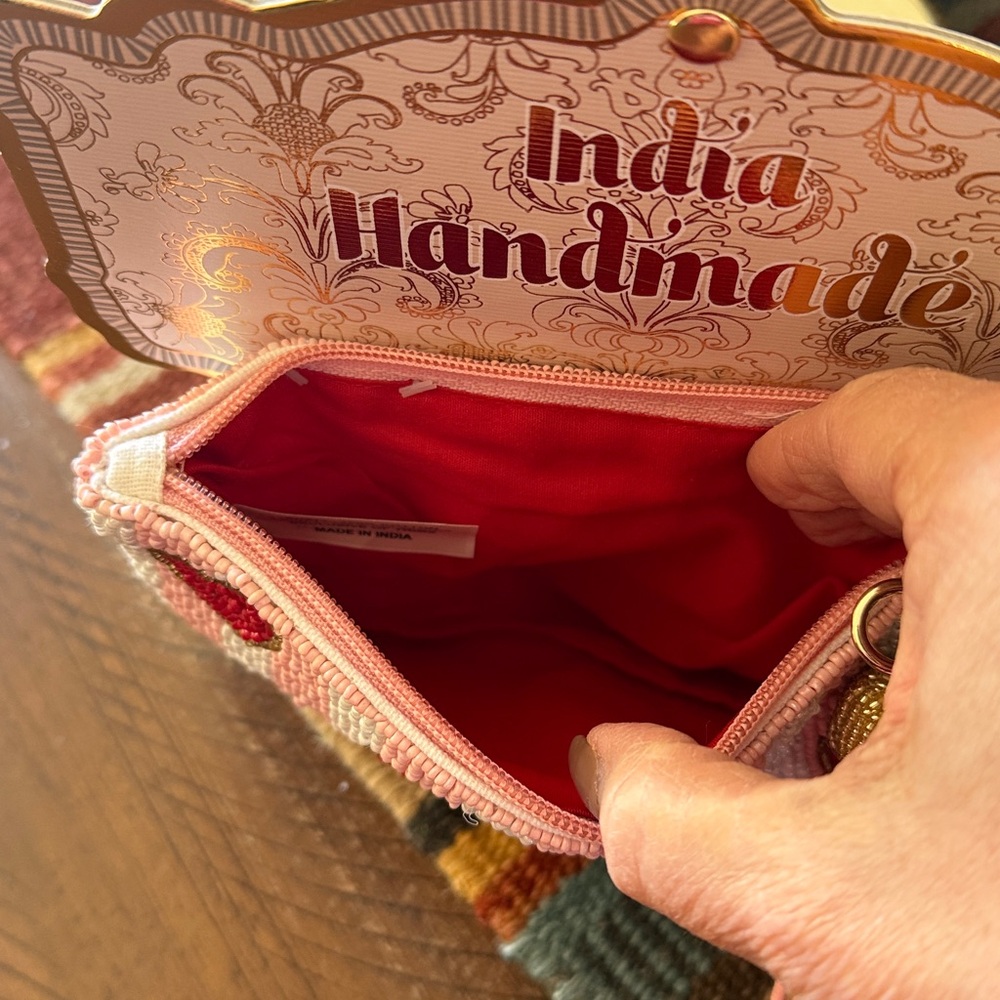 Handmade Heart Pattern Clutch in Pink and Red - Picture 4 of 6